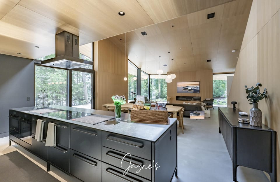 Kitchen &amp; Dining