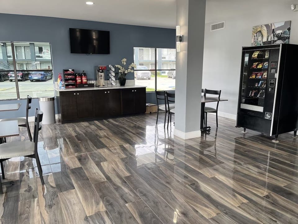 Grab a quick snack and coffee before heading out.