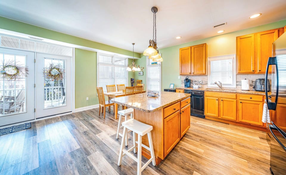 Kitchen island which can seat three people
