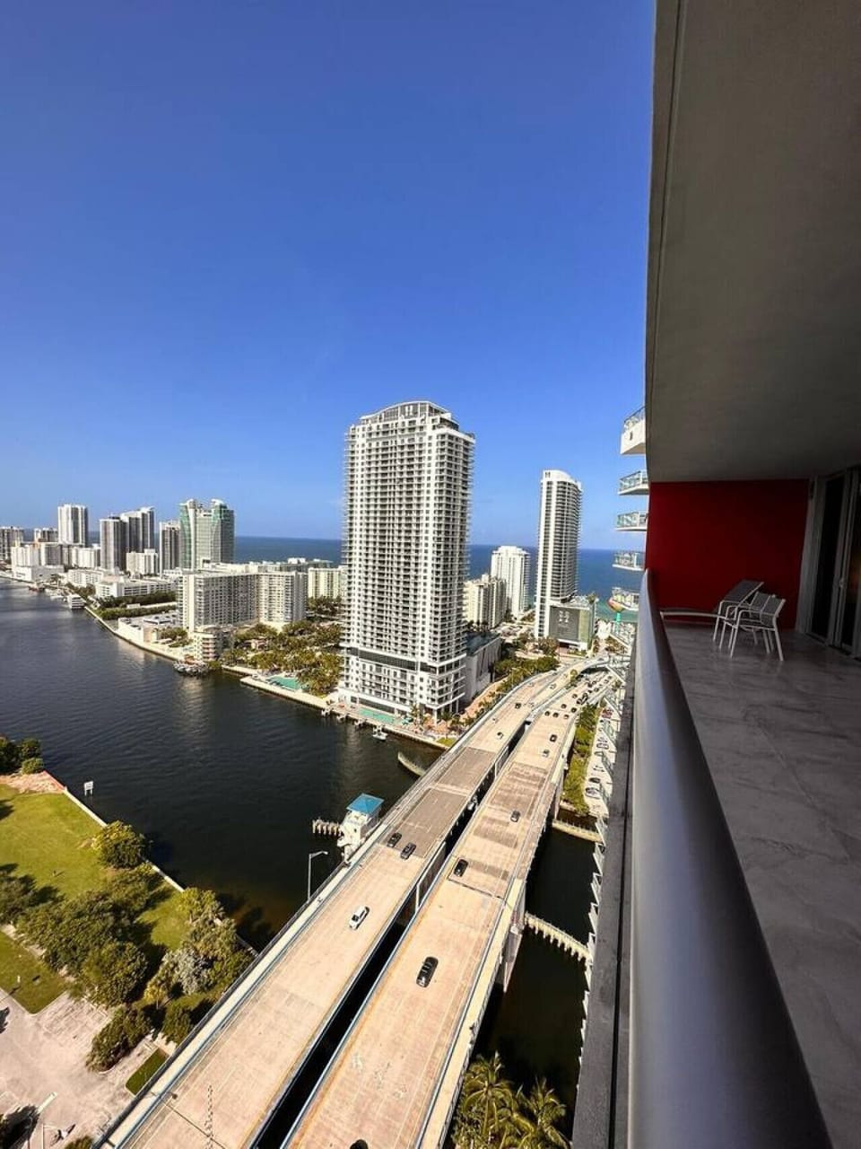 Large balcony with excellent view