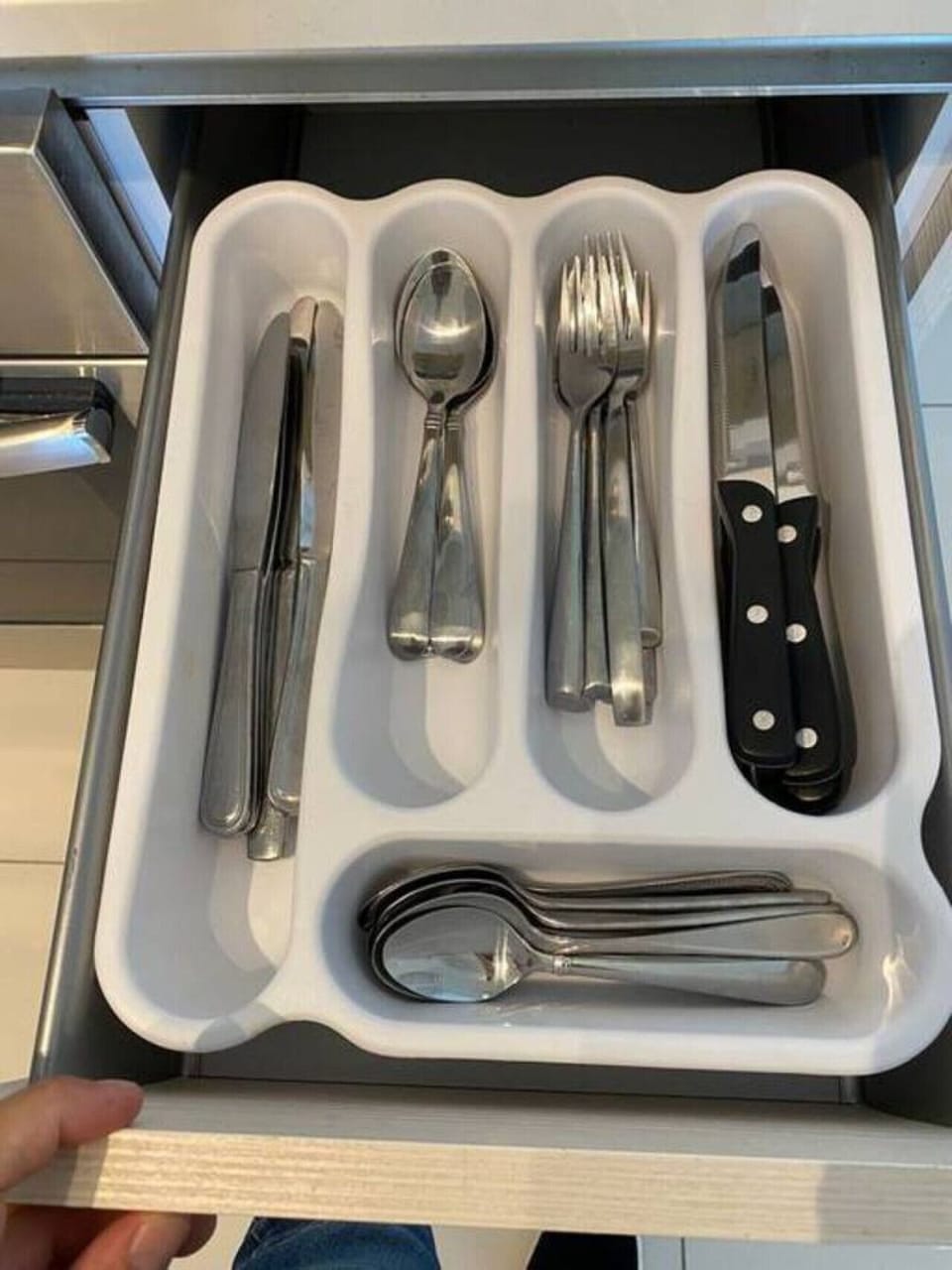 Knifes and forks