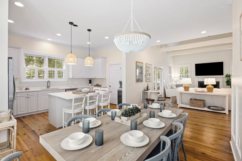 Open concept, fully renovated home on Seabrook