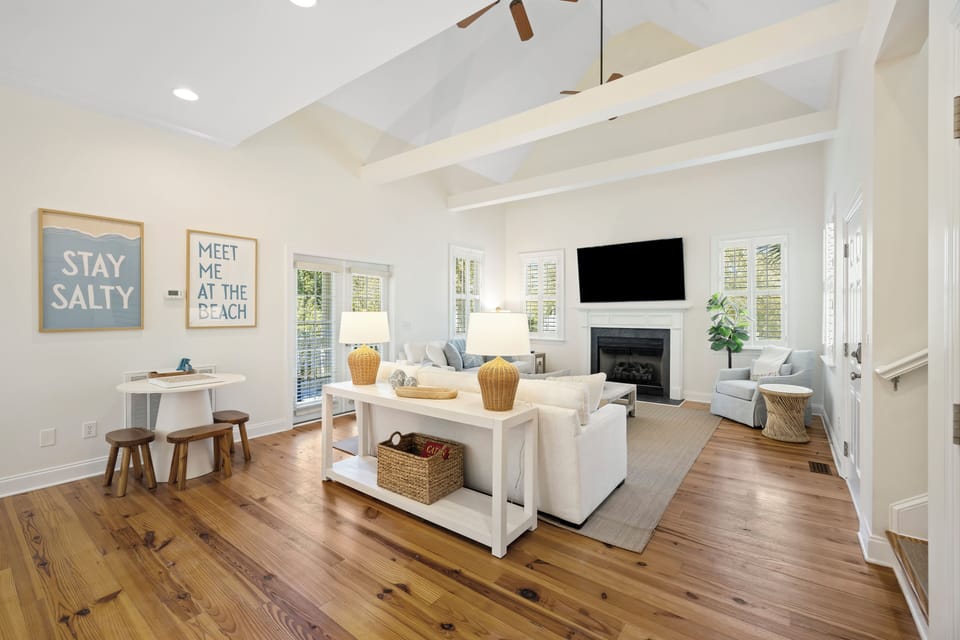 Welcome to 4013 Bridle Trail!