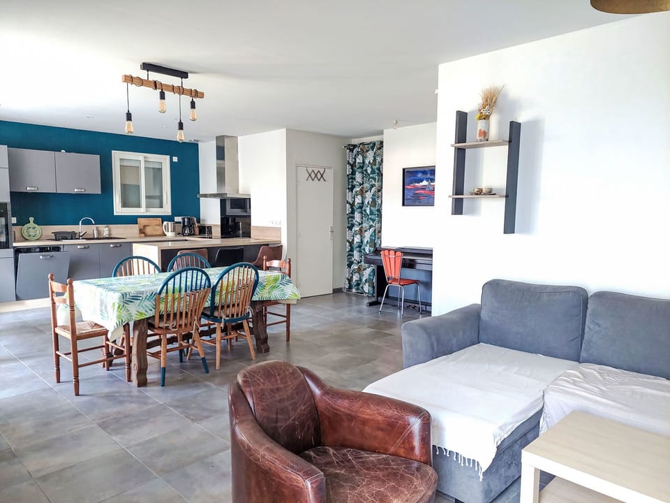 Kitchen / Dining Room