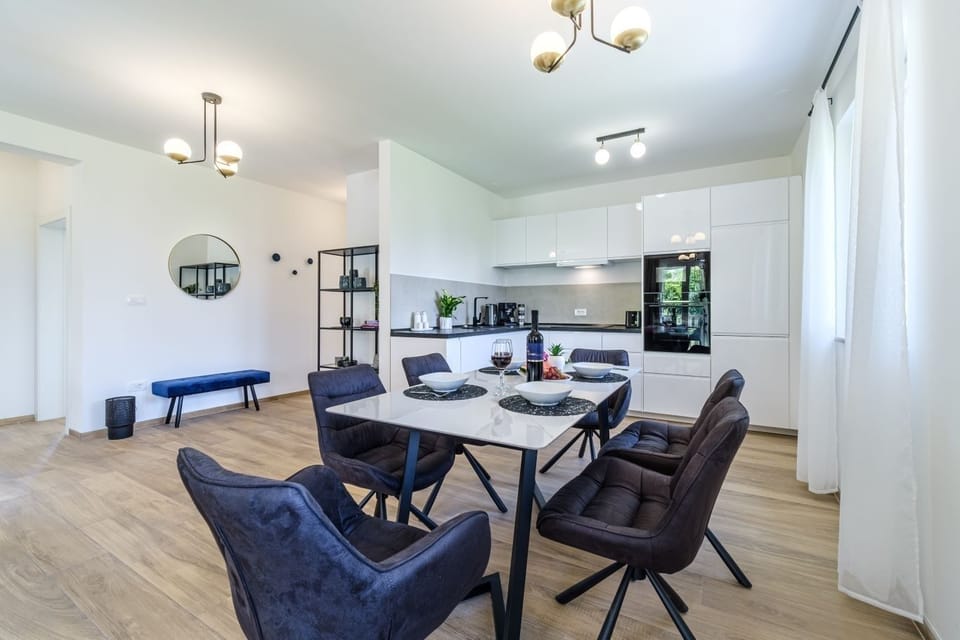 Dining room 1