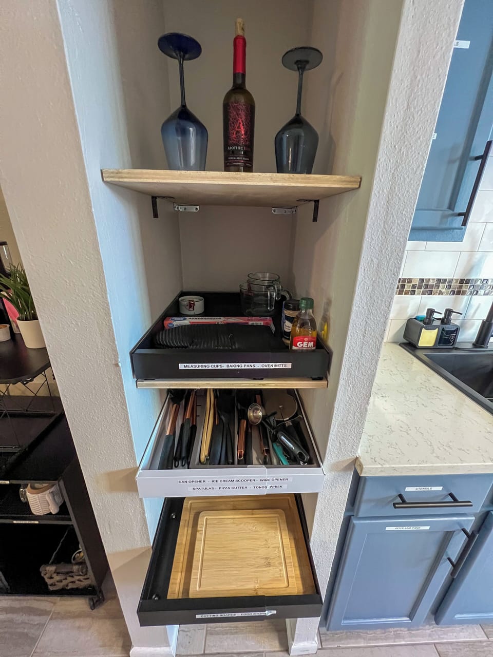 A well-stocked kitchen awaits! From cooking essentials to stylish utensils, everything you need for a delightful meal is right at your fingertips. 🍴✨