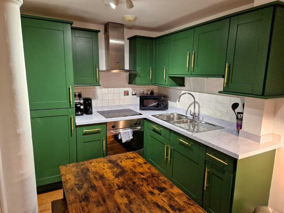 Our kitchen has everything you'd expect in a family home including microwave, kettle & toaster. We provide complimentary teas & coffee