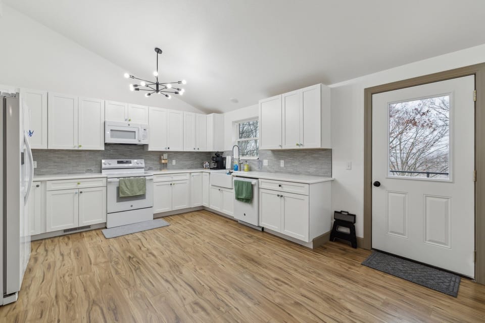 Indoors, Floor, Flooring, Kitchen, Hardwood