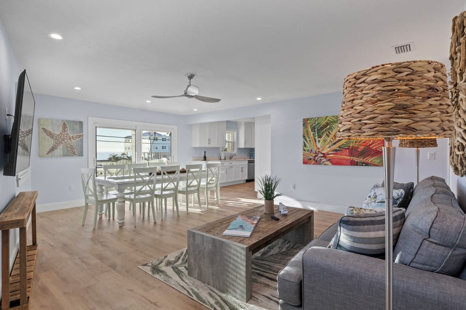 Main floor- Living area