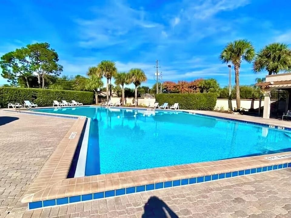 Community pool