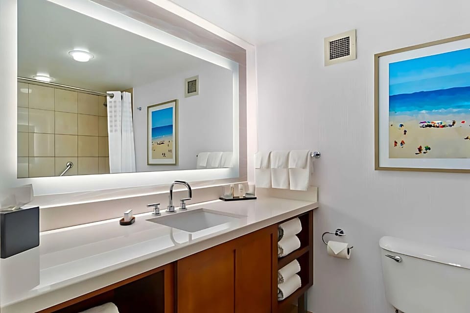 Get ready smoothly with bright lighting and plenty of counter space.