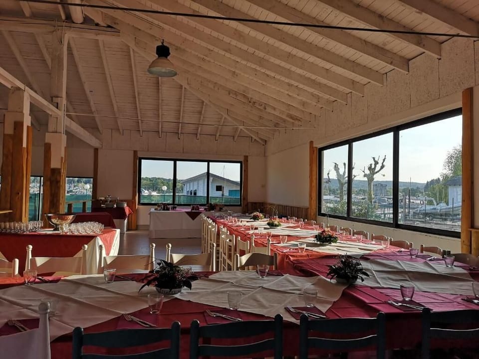 Banquet hall