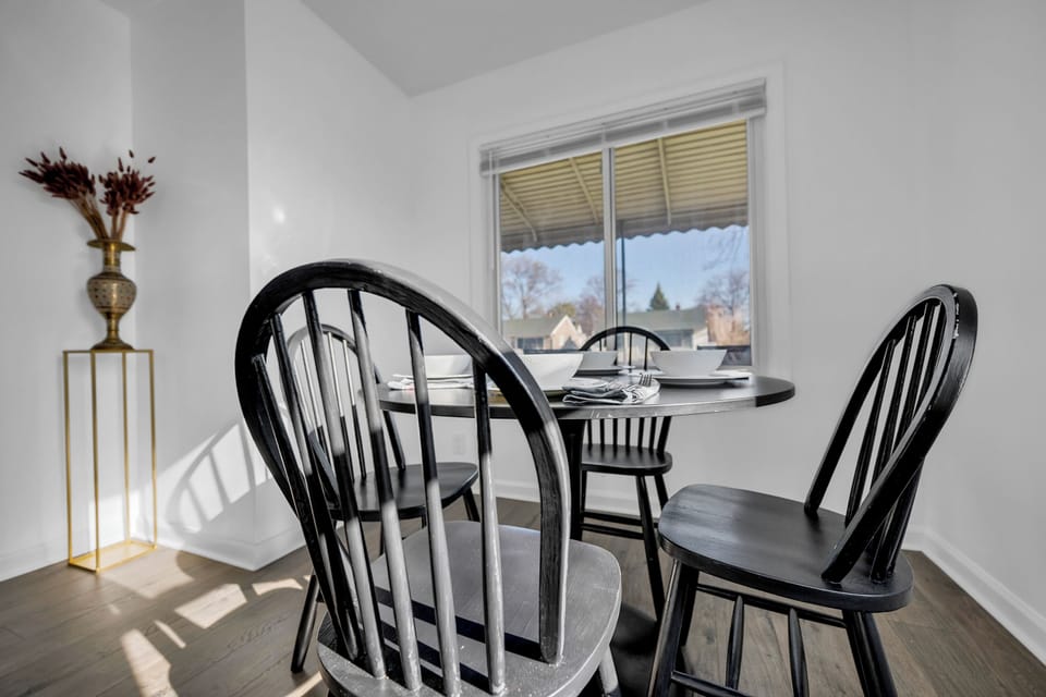 Dining table for 4. 2 Extra chairs are in the basement. 