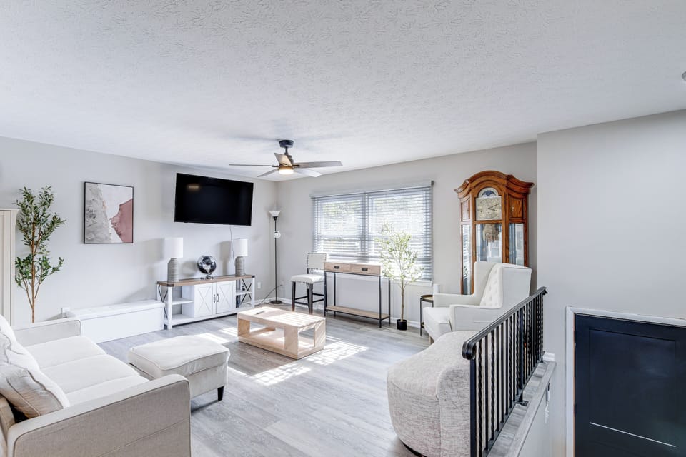 Fairlawn Vacation Rental | 3BR | 2.5BA | 1 Step to Enter | 1,810 Sq Ft