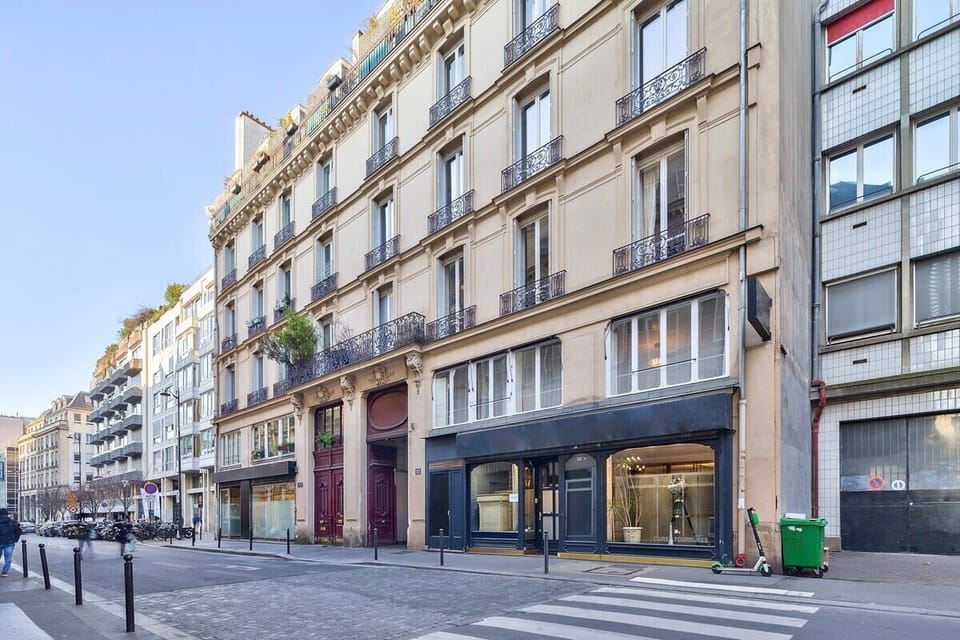 Building / facade