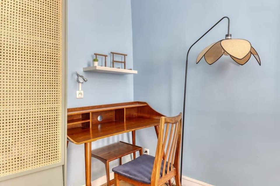 Desk Area