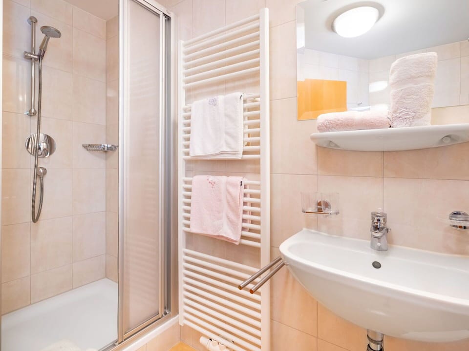 Interior Design, Flooring, Floor, Furniture, Room, Ceiling, Apartment, Plumbing Fixture, Sink, Comfort