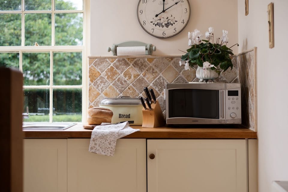Dairy Cottage - the fully equipped kitchen