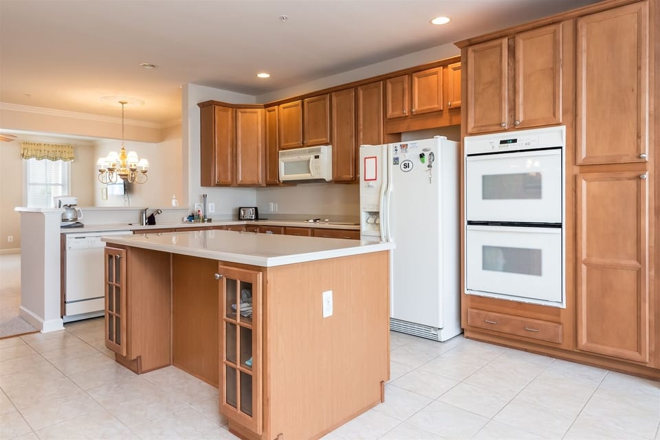 Sunset Island 3 Fountain Drive West Kitchen Area