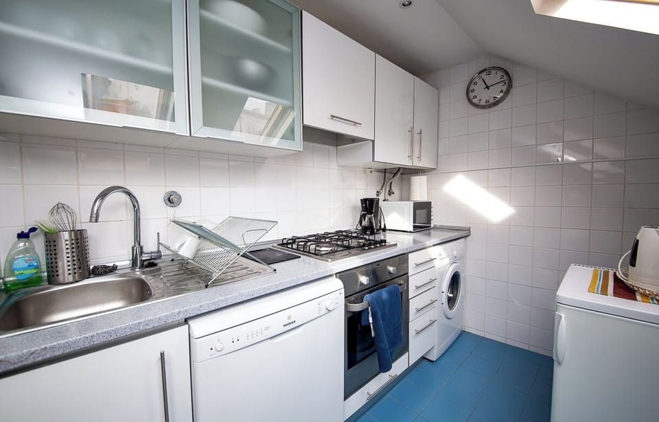 Casa Moniz Lisbon Kitchen 2