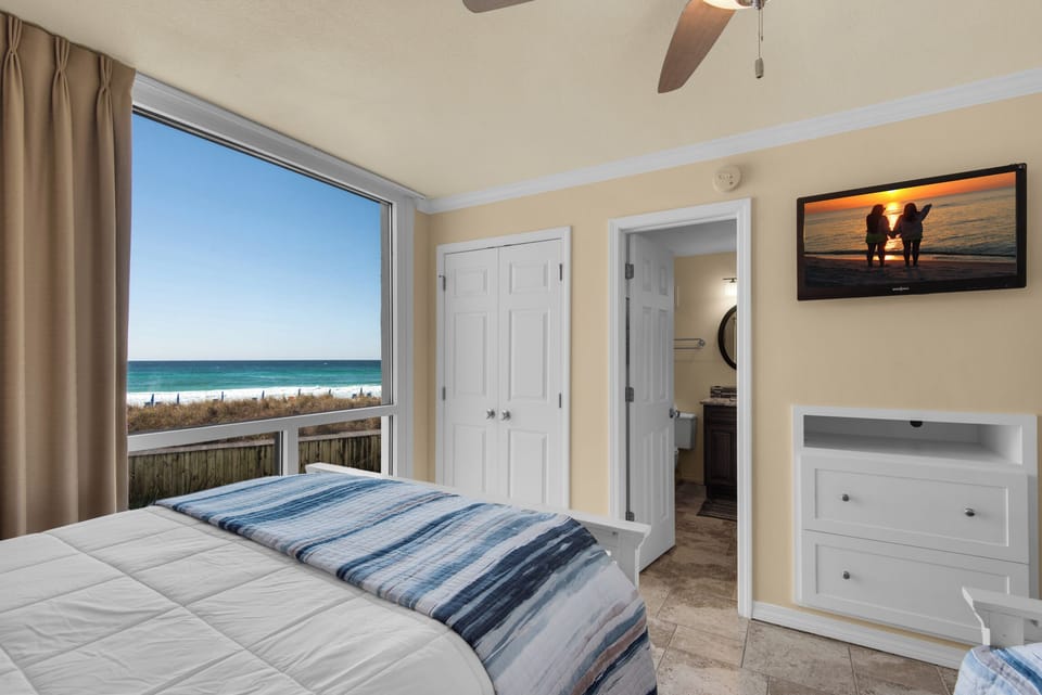 Guest bedroom