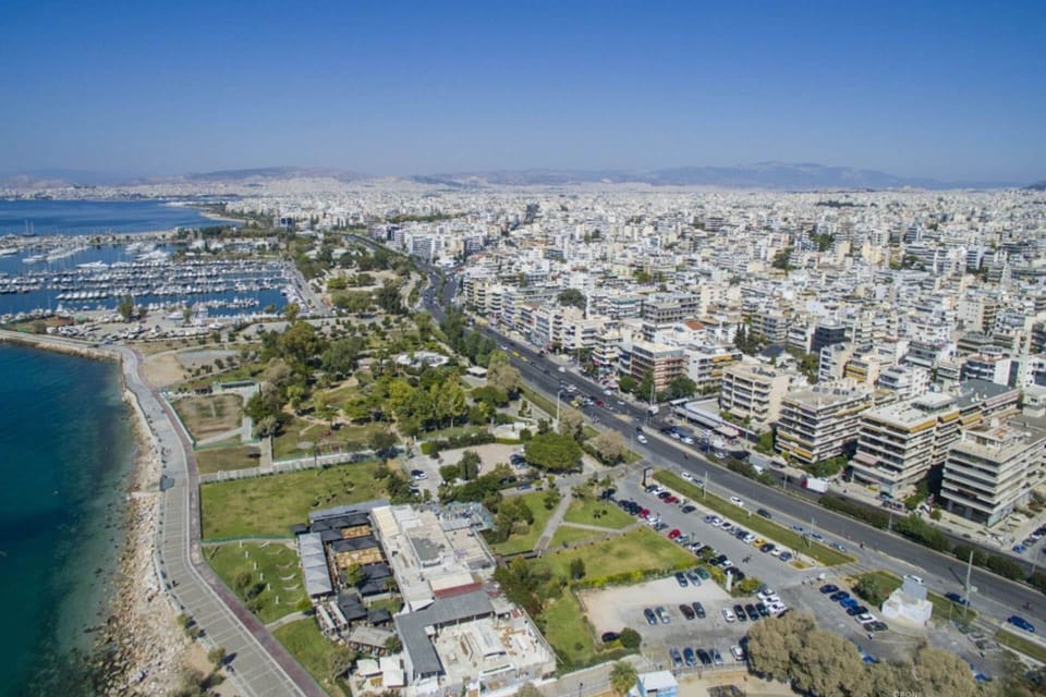 Life in Alimos feels relaxed and local. Long sandy beaches, seaside cafés, green promenades and spac