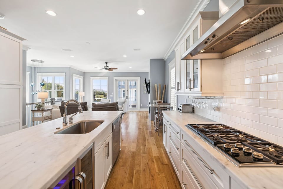 Fully Equipped with Stainless Steel Appliances