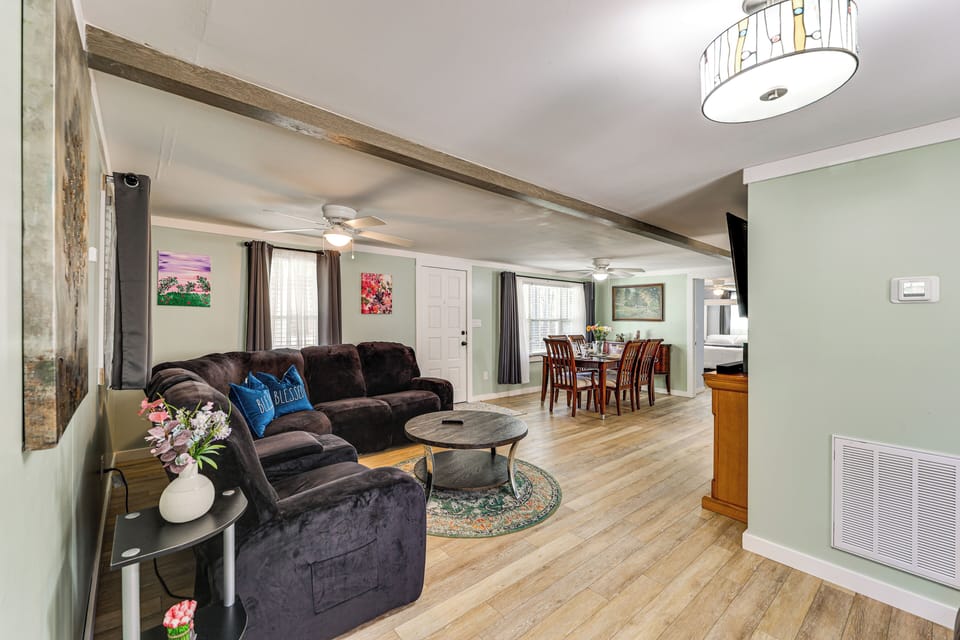 McCormick Vacation Rental | 3BR | 2BA | 1,500 Sq Ft | Stairs Required