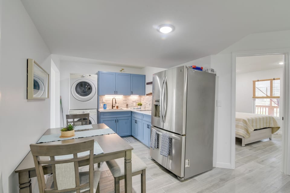 Kitchen & Dining Area | Single-Story Condo | In-Unit Laundry