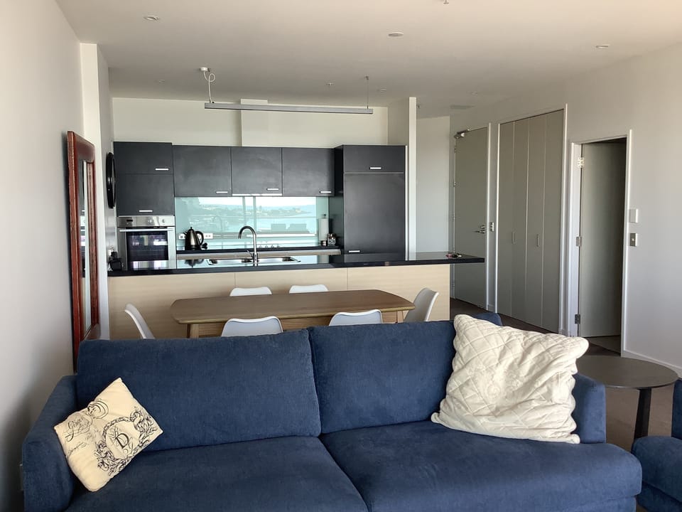 Full lounge with smart TV