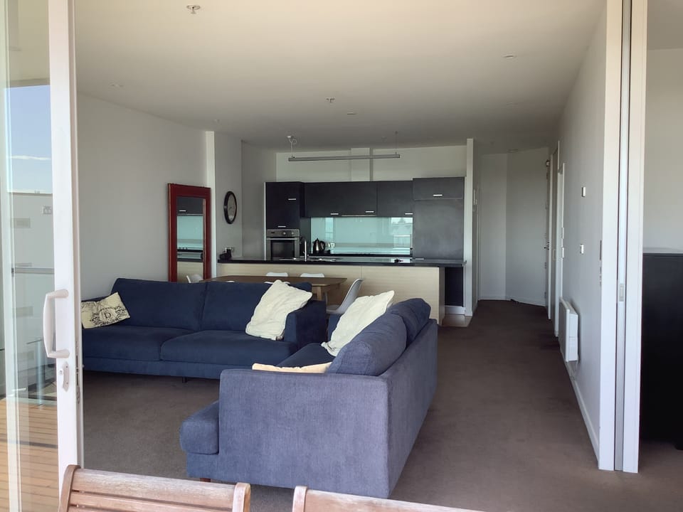 Lounge Kitchen