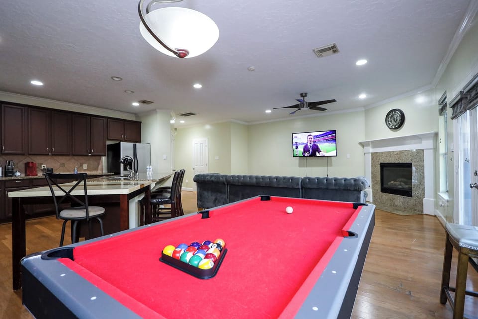 Who will take the crown of the vacation pool champ?