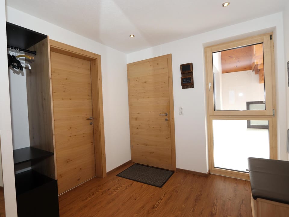 Entrance / Reception