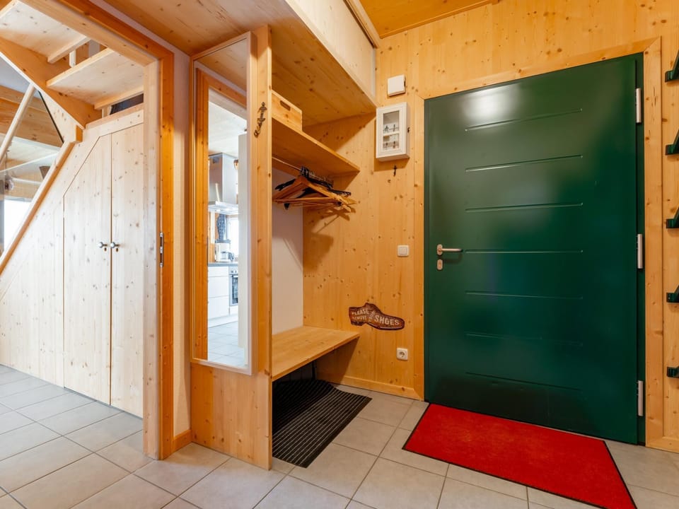 Entrance / Reception