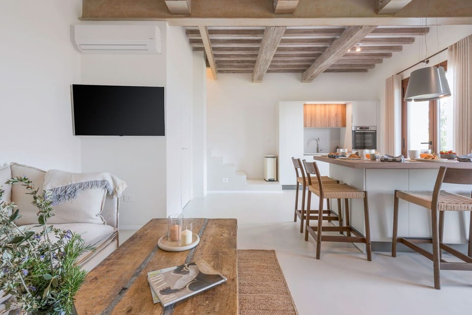 Autumn, Kitchen, Living Room, Spring, Summer