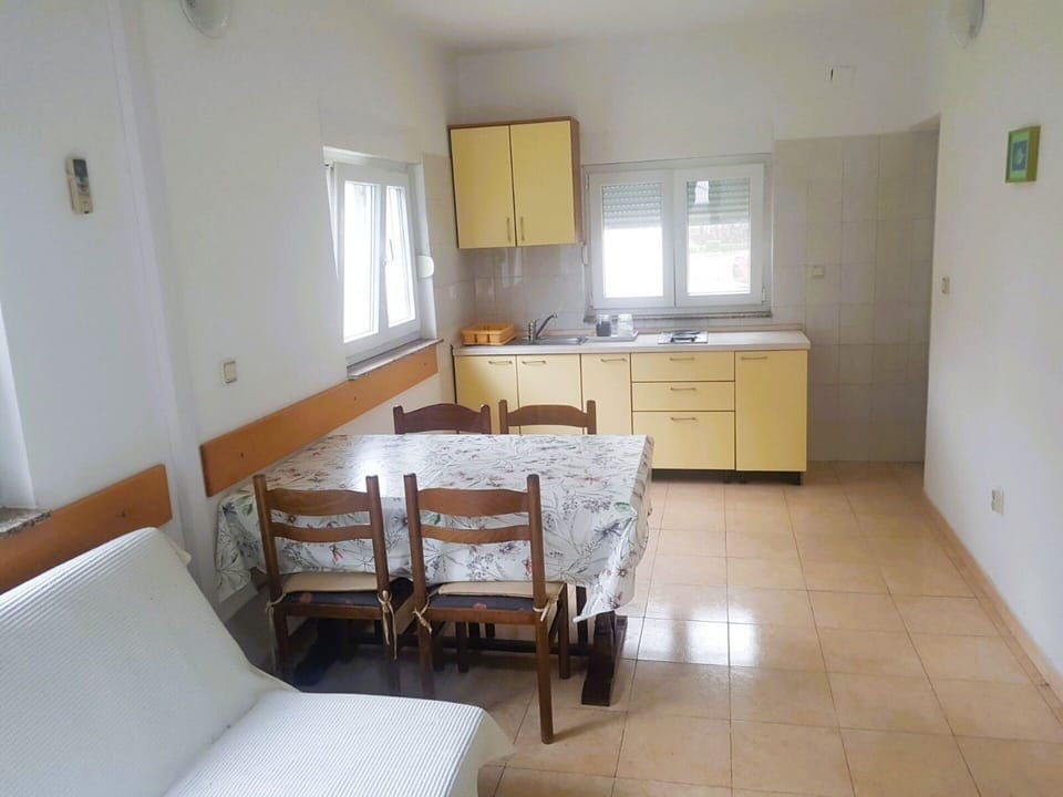 Autumn, Kitchen, Living Room, Spring, Summer