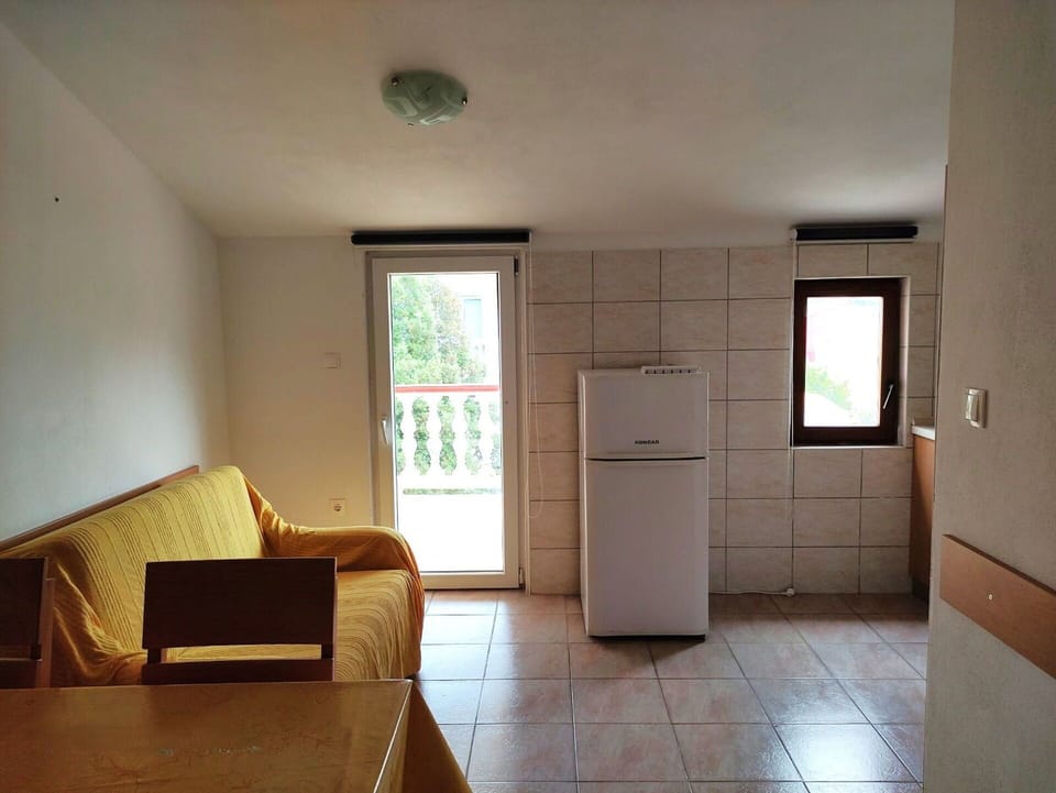 Autumn, Kitchen, Spring, Summer