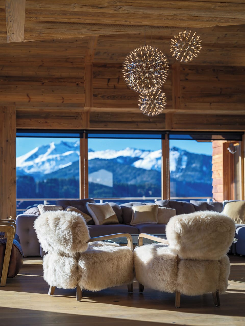 This is just one of the mountain scenes you will enjoy. Roc d’Enfer