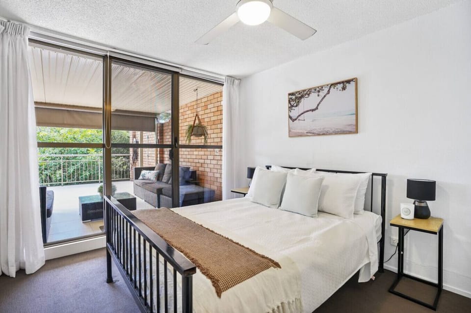 Queen bedroom