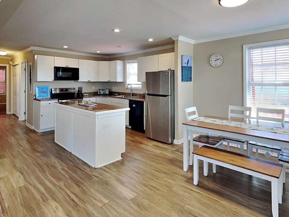 Full Size Kitchen