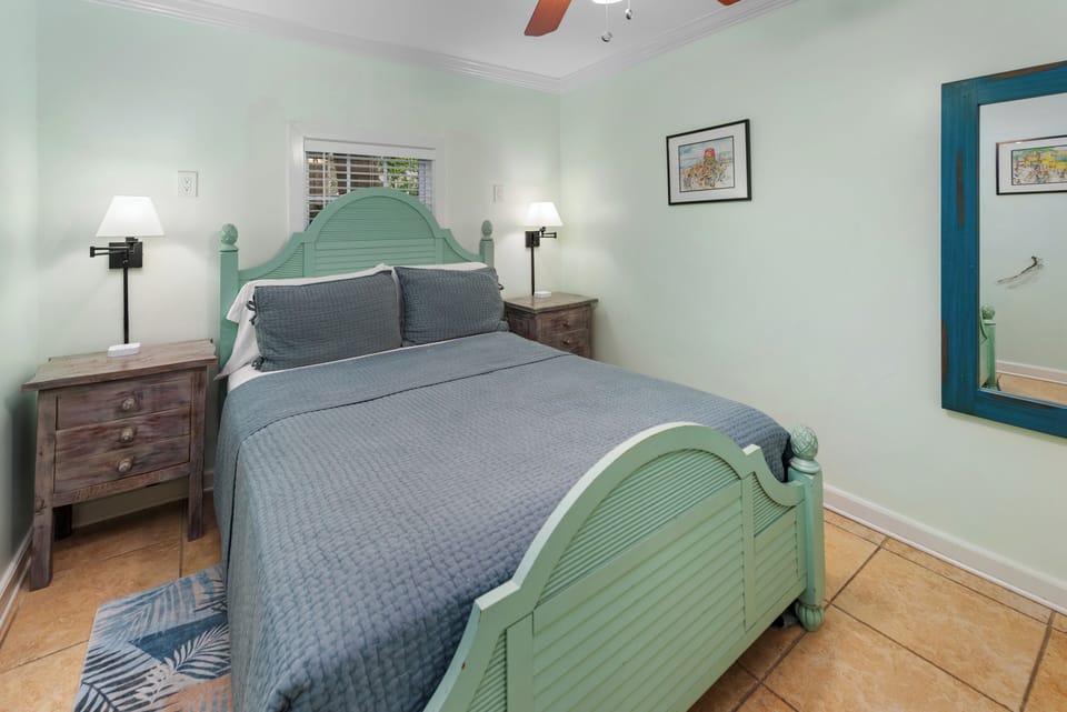 Bedside lighting and luxurious linens!