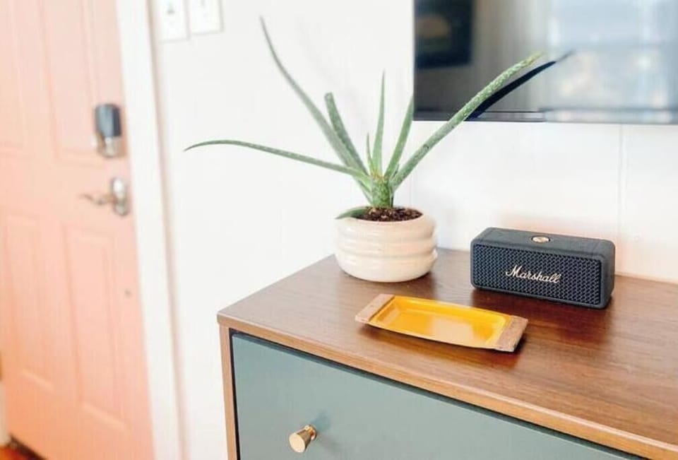 bluetooth speaker connects to your phone