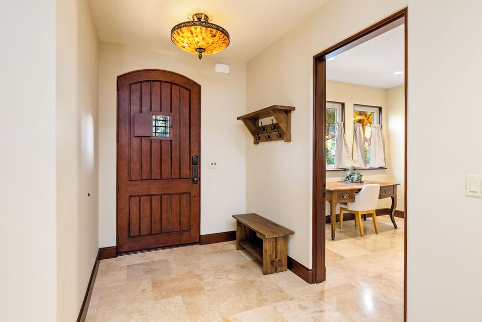 Entryway into Villa Allegria