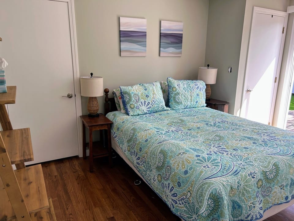 Queen Bedroom