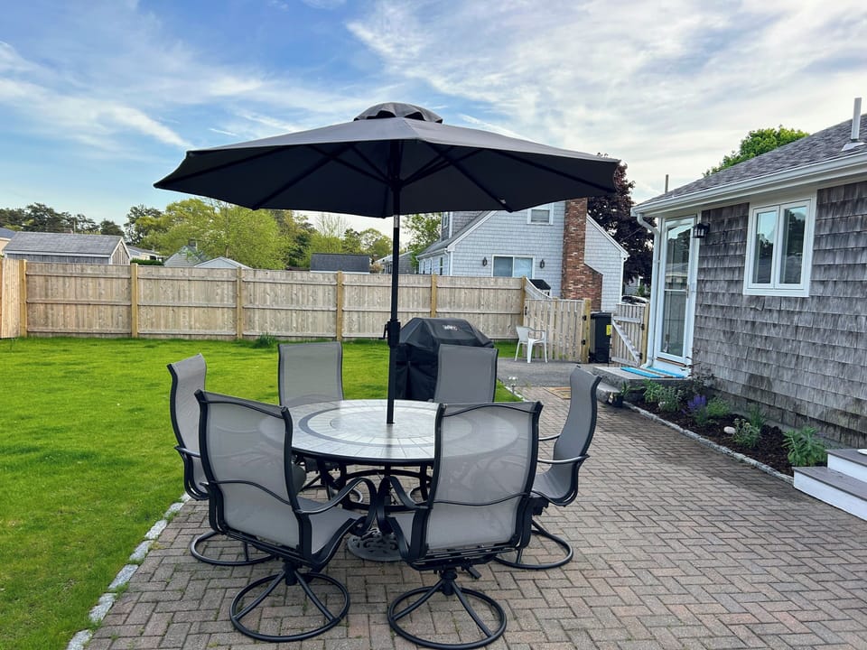 New 6 Person outdoor table with built-in lazy susan.