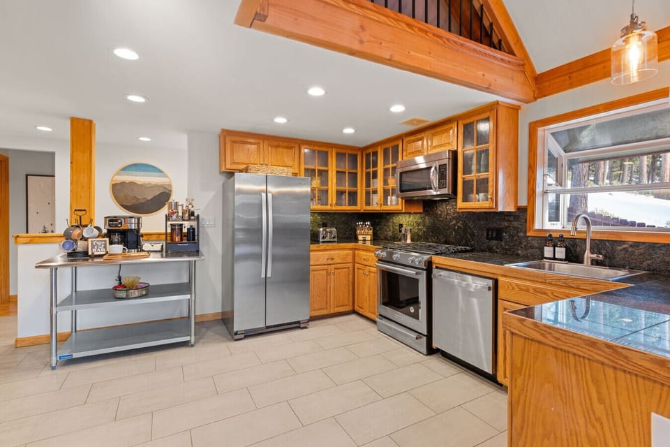 Fully equipped and stocked kitchen with everything you`ll need.