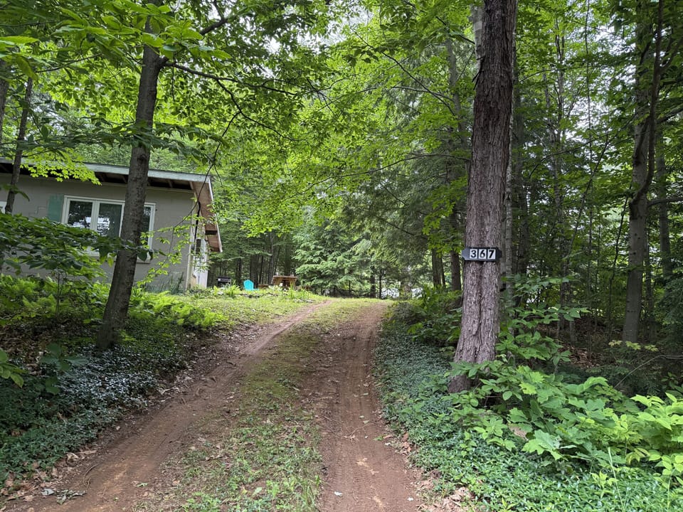 One driveway with horseshoe driveway to the right side