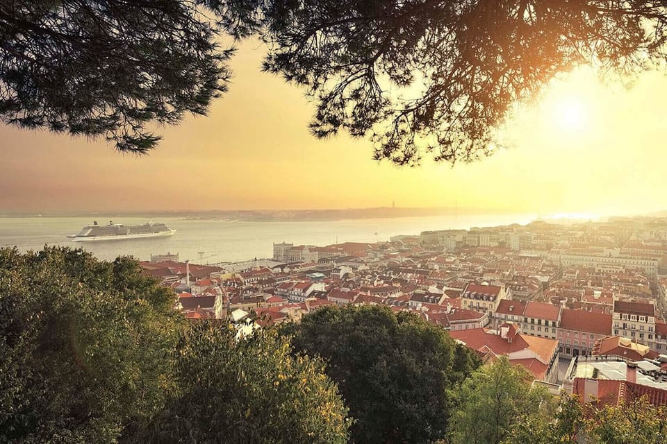 Sunset view over Lisbon's historic centre and Tagus River — Villa Margaritta, holiday villa in Sintra
