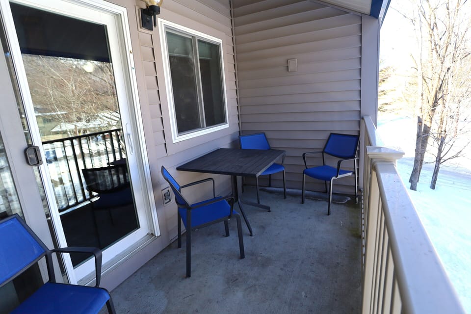 Patio at the Lodge at Lincoln Station Condo