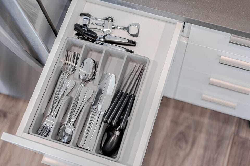 Fully stocked kitchen with all that you need. Pots, pans, bakeware, salt +pepper, and olive oil!!